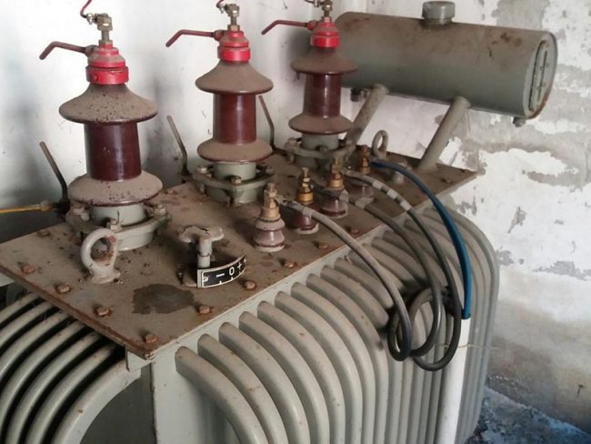 Coppia trasformatori elettrici Caffè Vetrina 1